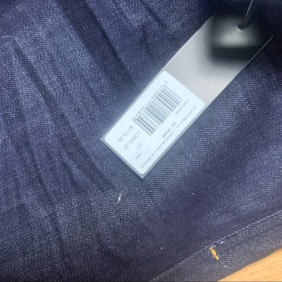 Diesel straight leg blue jeans. - Picture 3 of 5